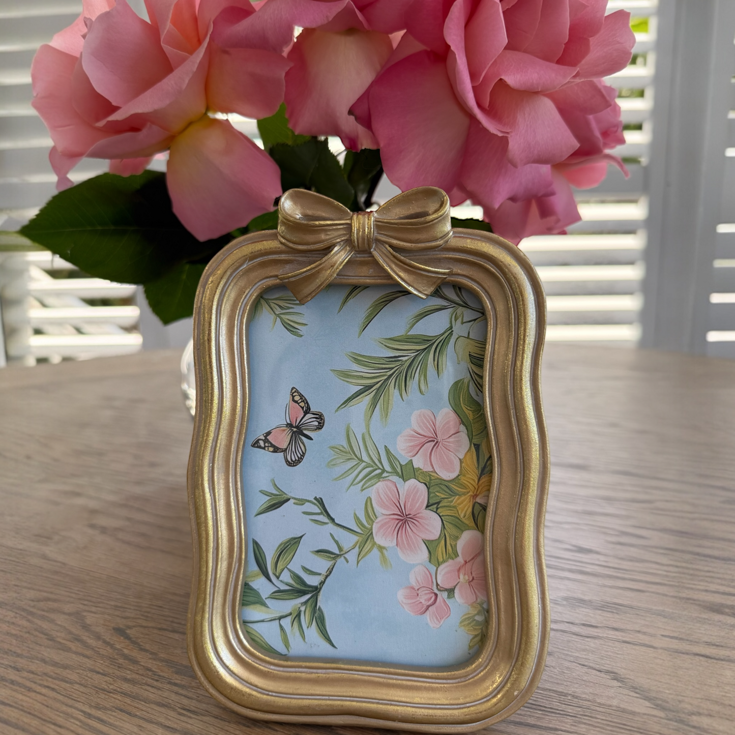 BOW GOLD PHOTO FRAME – 4” × 6”