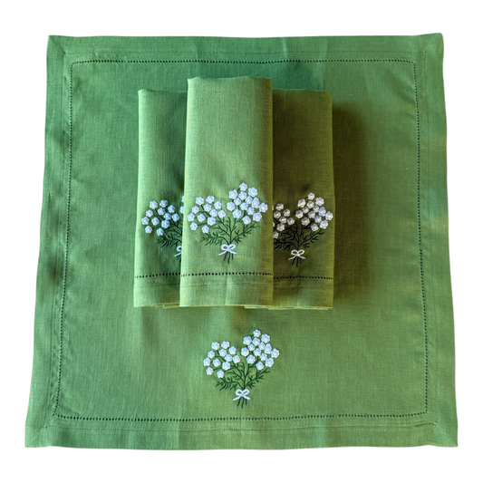 GREEN & WHITE POSEY BOW EMBROIDERED LINEN NAPKIN  - Set of 4